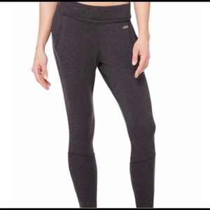 ALO Yoga Pants - Alo โ Yenโ jogger ALO Yoga Pants - Alo โ Yenโ jogger